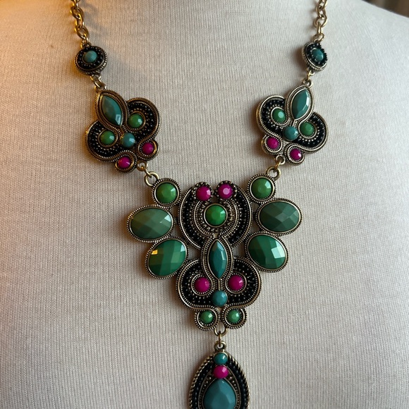 Elegant Green and Pink Statement Necklace - Picture 2 of 5
